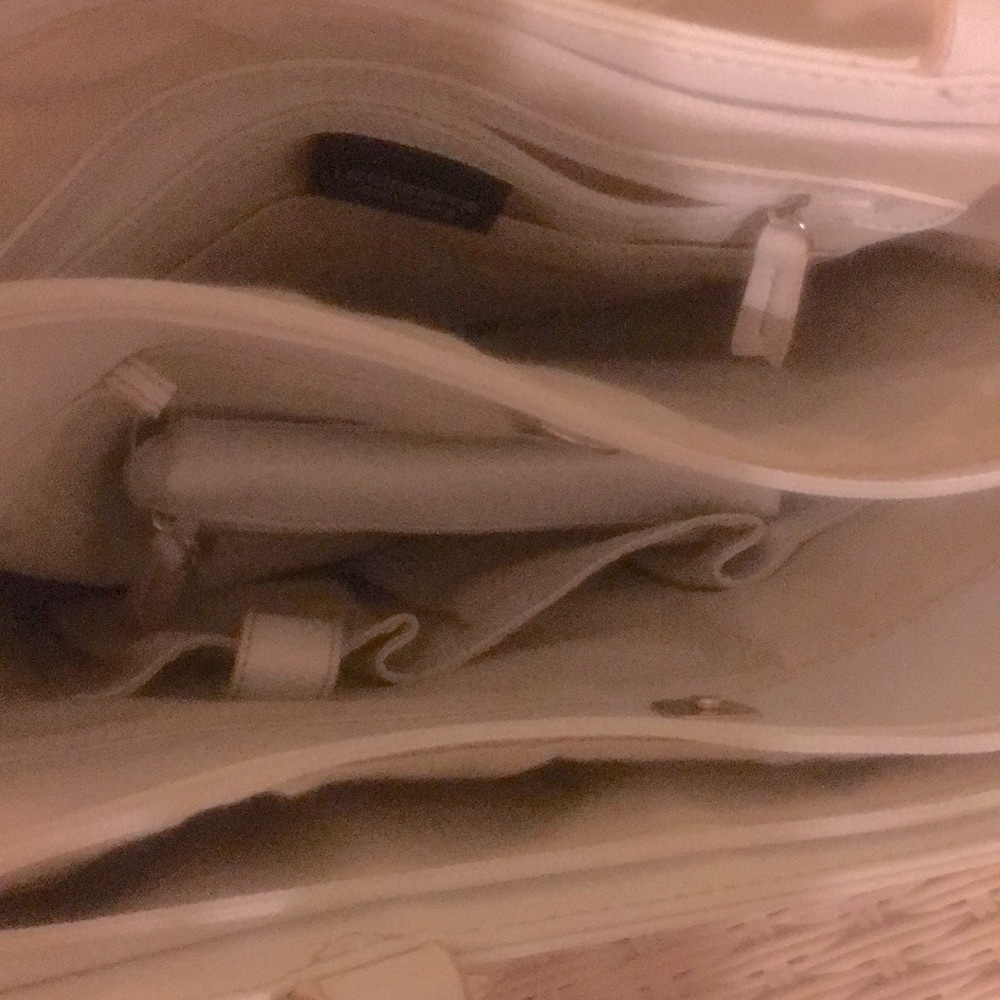 Vegan/Leather Shoulder Bag. - Picture 4 of 9